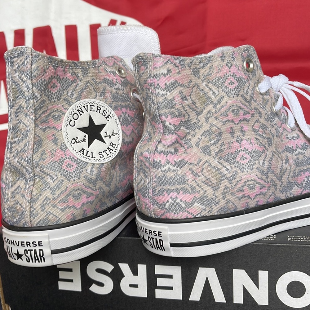Converse 571162F
CTAS HI
PALE PUTTY/LIMESTONE GREY
WMNS sneakers - athletic shoe - Picture 15 of 16